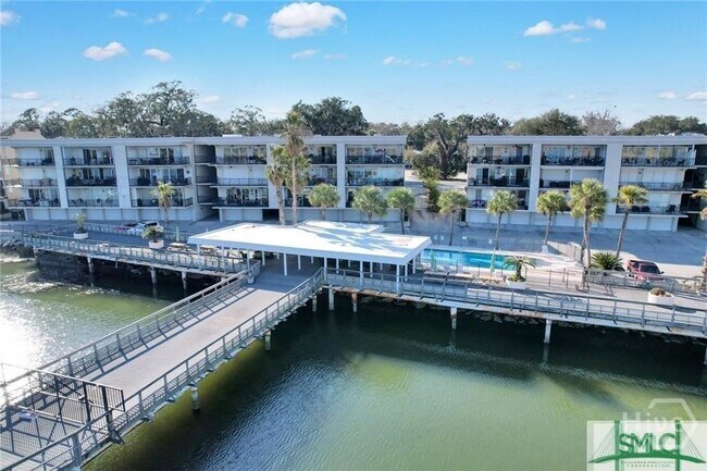 Primary Photo - 2902 River Dr