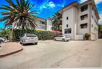 Building Photo - 924 SE 2nd St