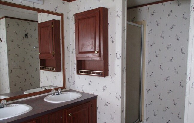 Building Photo - 133 Cypress Ln