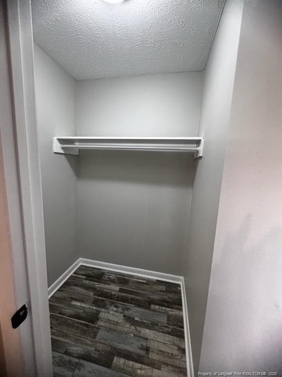 Building Photo - 6885 Kingsgate Dr