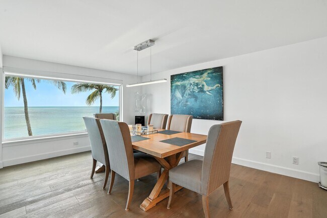 Building Photo - 9517 Gulf Shore Dr