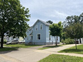 Building Photo - Spacious 1 Bedroom Upper Duplex Near Downtown Eau Claire - Available September 1st!