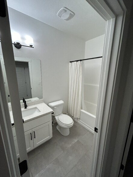 Building Photo - 778 W Bronze Leaf Rd