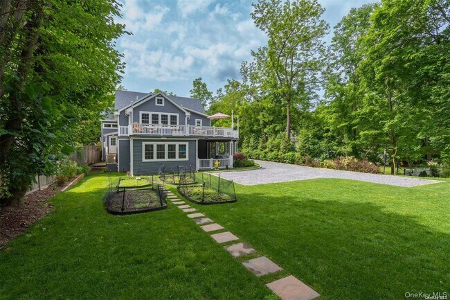 Building Photo - 245 Main St