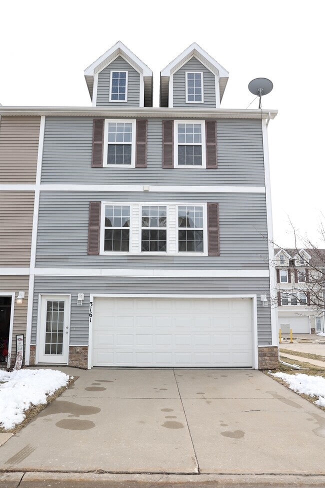 Building Photo - 3161 SW Arlan Ln