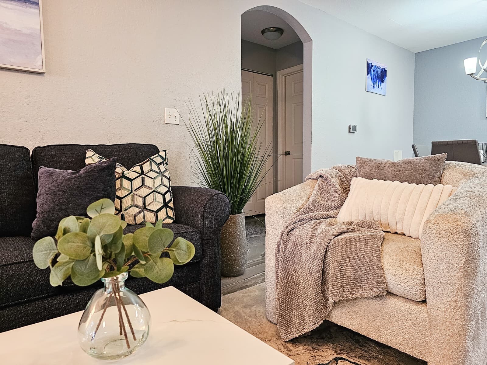 Building Photo - 8923 Manor Loop