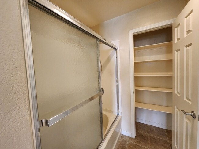Building Photo - Luxury 1 bedroom condo unit on the 3rd Floor just off the "South LV Strip"