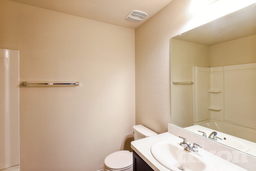 Building Photo - 9706 Marbach Hl