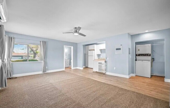 Building Photo - 7432 Dumosa Ave