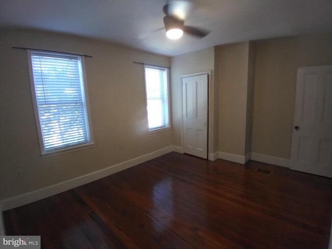 Building Photo - 224 Watkins St