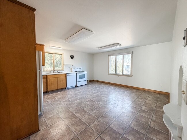 Building Photo - 318 McKinley Ave