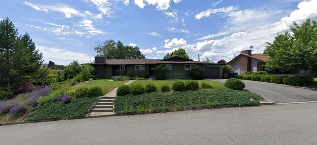 Primary Photo - 603-605.5-6055 N Virginia Ct