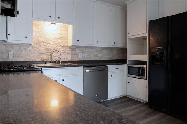 Building Photo - 6627 Onyx Dr N