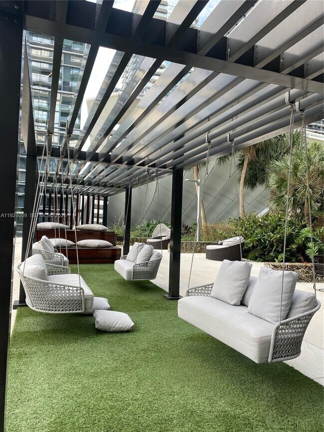 Building Photo - 88 SW 7th St