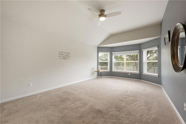 Building Photo - 242 Krupp Ave