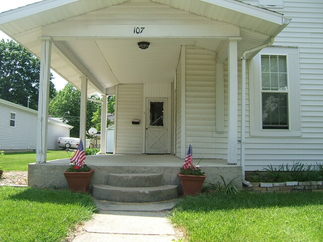 Building Photo - 107 N G St