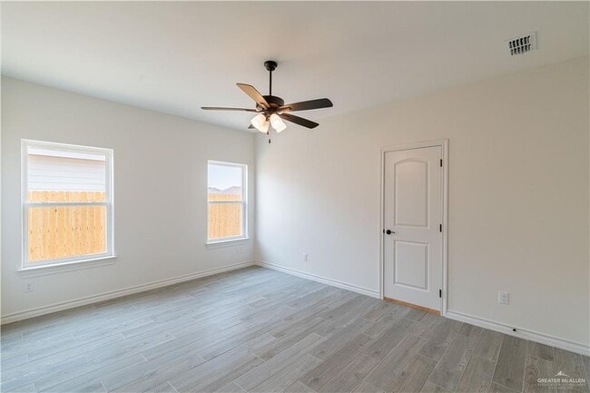 Building Photo - 405 Rio Red St