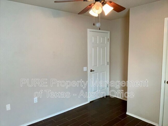 Building Photo - 7505 Cedar Edge Dr