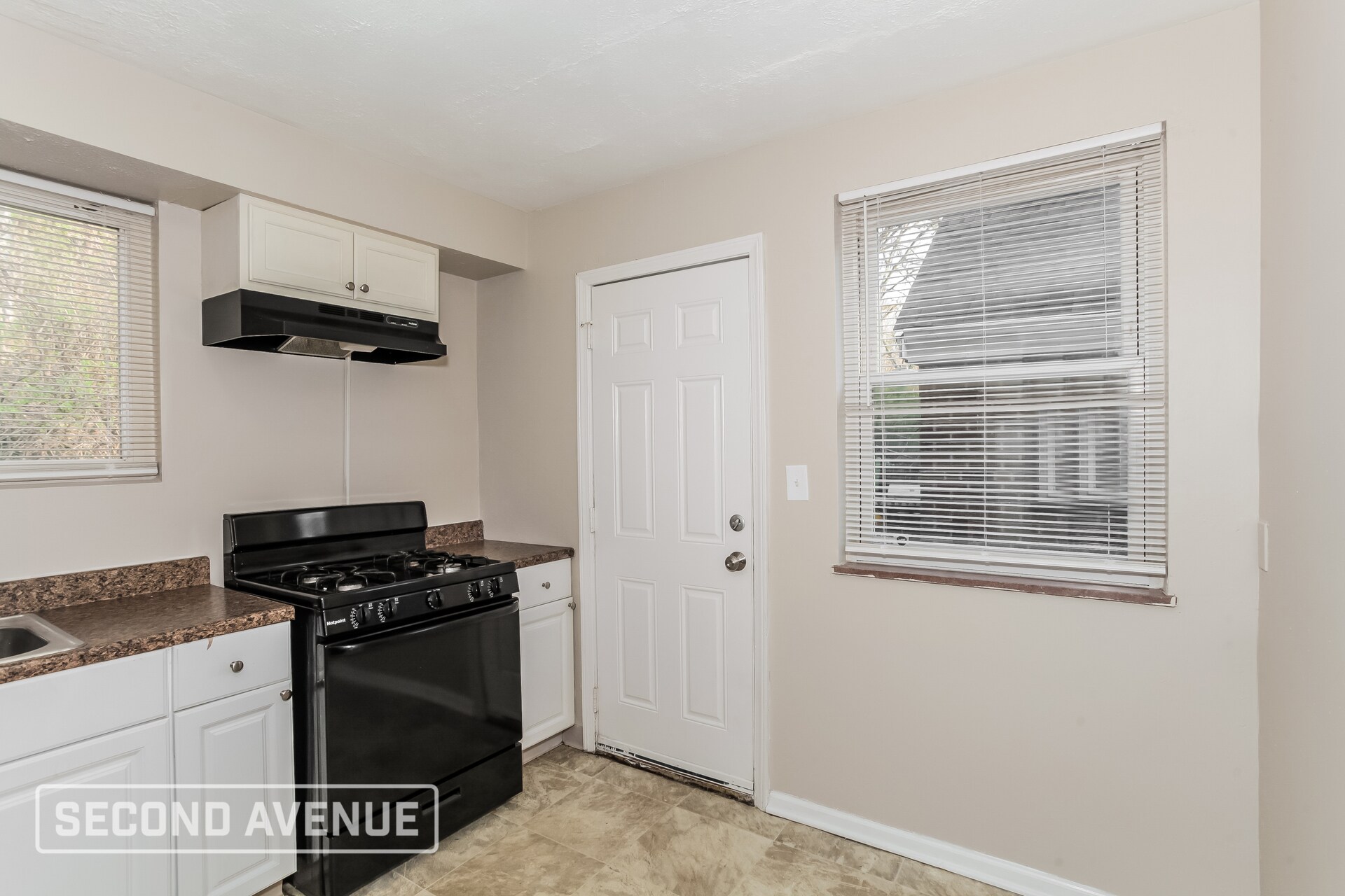 Building Photo - 550 Fairbanks Ave