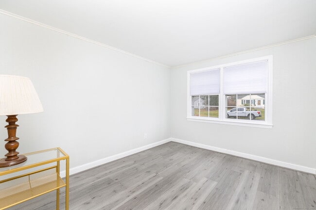 Building Photo - 92 Indian Hill Rd