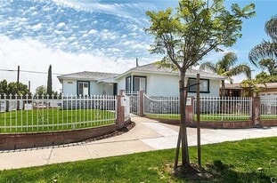 Building Photo - 9011 Vena Ave