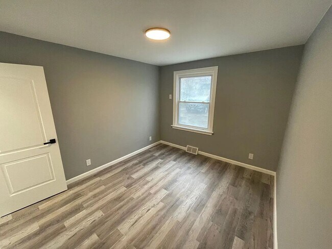 Building Photo - 1509 Rockland Ave