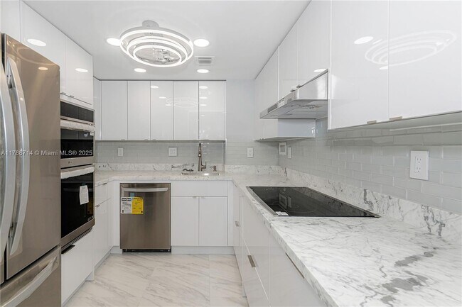 Building Photo - 3180 S Ocean Dr