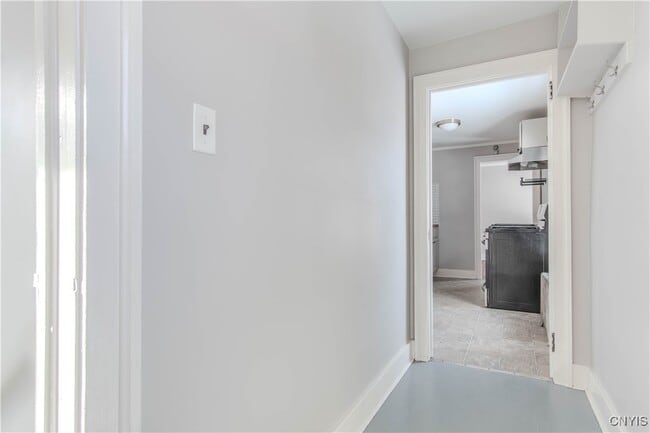 Building Photo - 325 Holcomb St