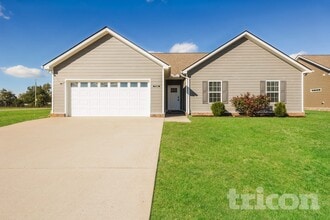 Building Photo - 746 W Coker Way