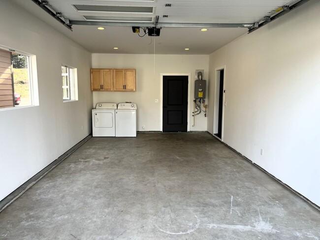 Building Photo - Senior Living Community (55+) - Built In 2021 - High End 2/2 Home With Full Access To Onsite Recr...