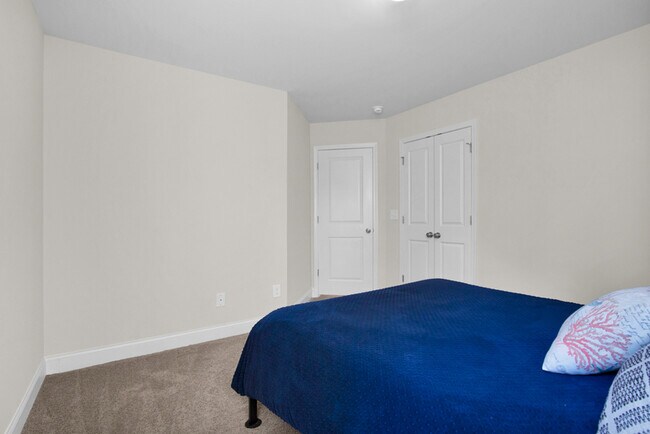 Building Photo - 245 Lonesome Glory Dr