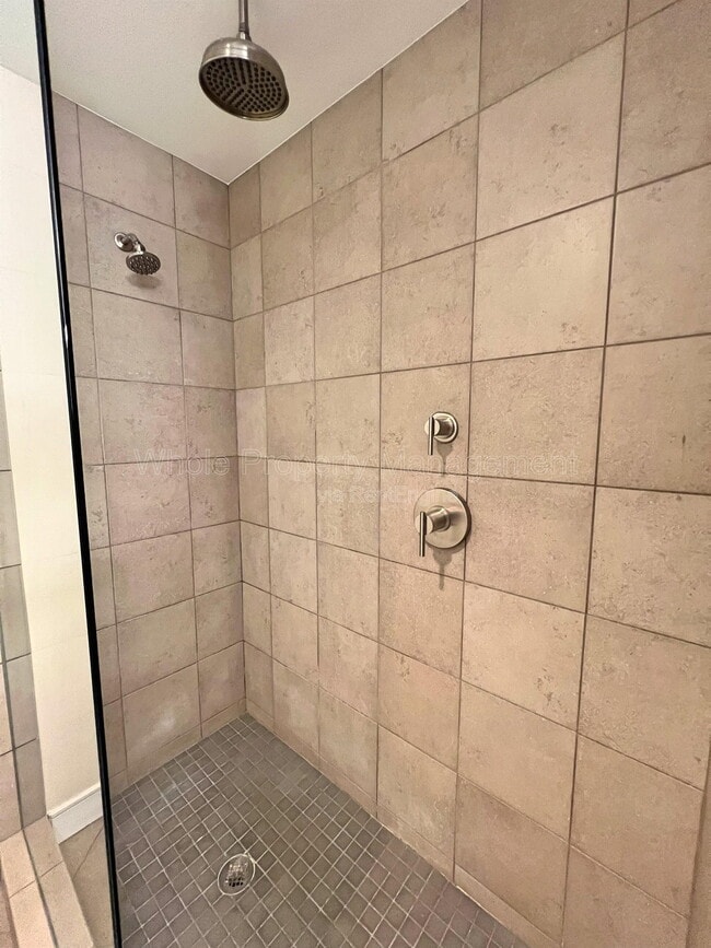 Building Photo - 2403 Bryant St