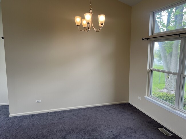 Building Photo - 437 S Orchard Dr