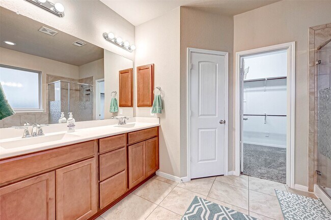 Building Photo - 5614 Glenfield Spring Ln