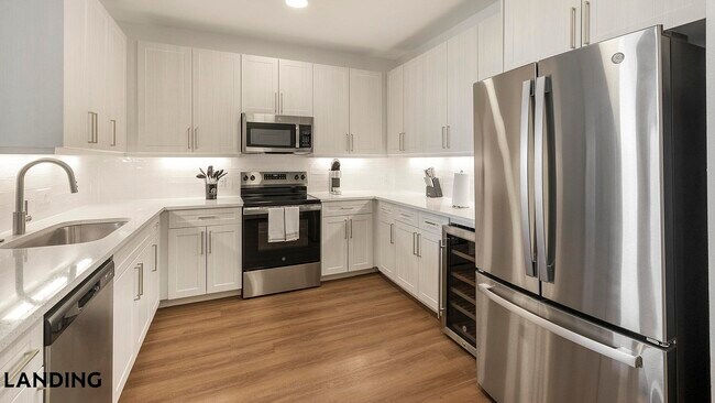 Building Photo - 108 N US Hwy 377