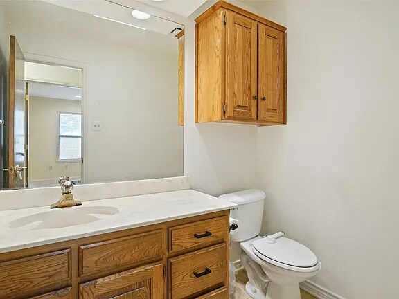 Building Photo - 1000 Forest Trail Ct