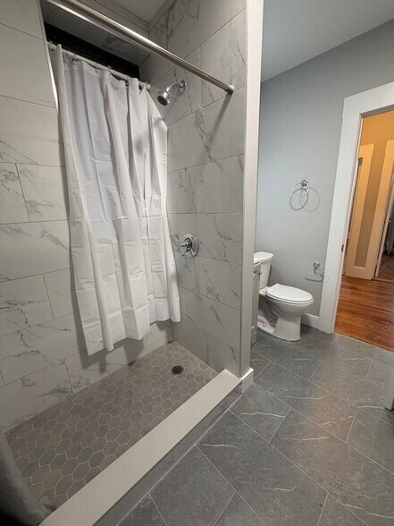 Building Photo - 376 Riverway