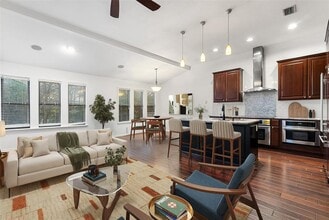 Building Photo - 735 Patterson Ave