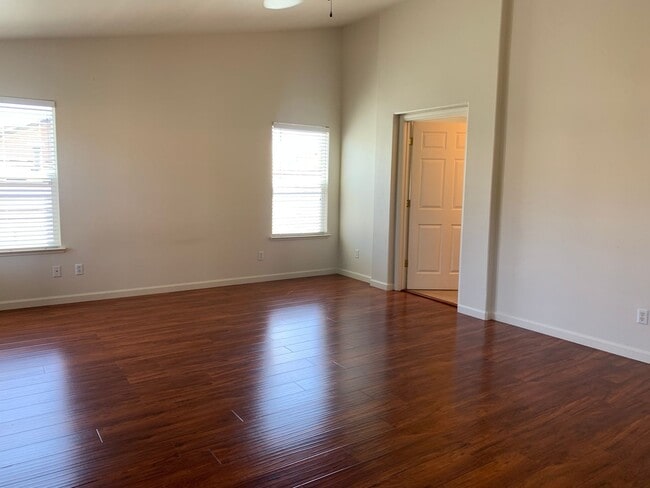 Building Photo - Adorable well maintained 3 bedroom 2 bath ...