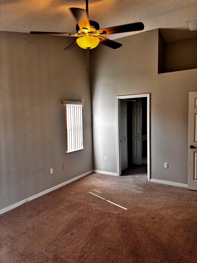 Building Photo - 5220 W Mountainview Cir