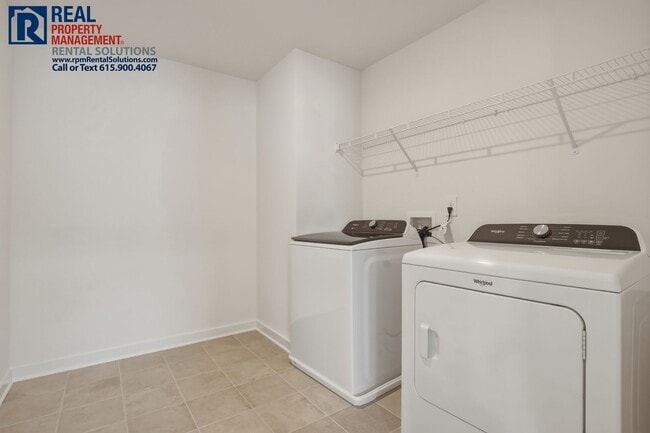 Building Photo - BRAND NEW luxury 5BD 4BA home w/ neighborhood pool! Triple Rockvale Schools! Internet included!