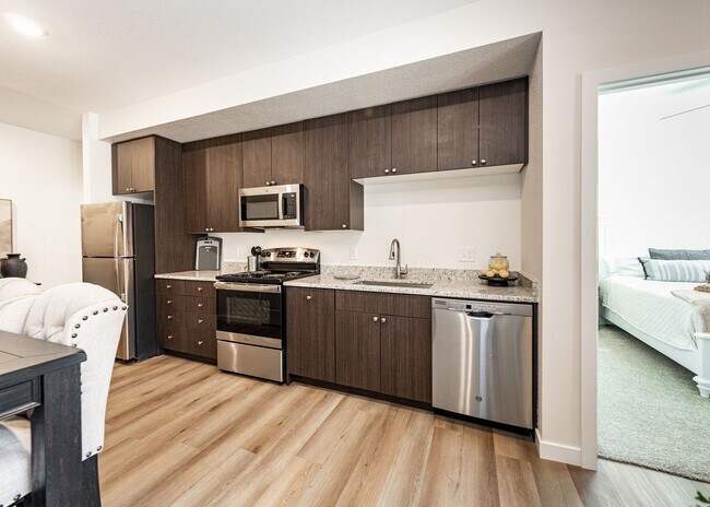 Building Photo - Westside 1 bed, 1 bath Luxury Apartment near Garden of the Gods
