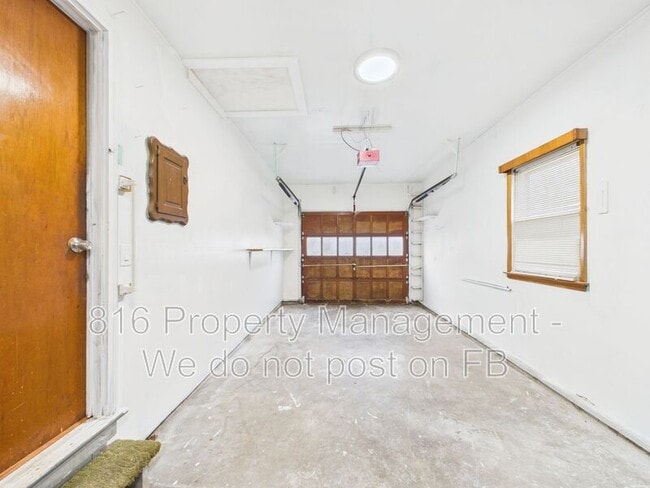 Building Photo - 11307 E 77th Terrace