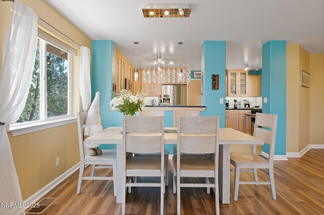 Building Photo - 2255 Wide Horizon Dr