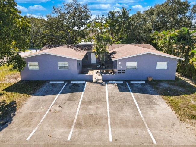 Primary Photo - 1210 SW 26th St