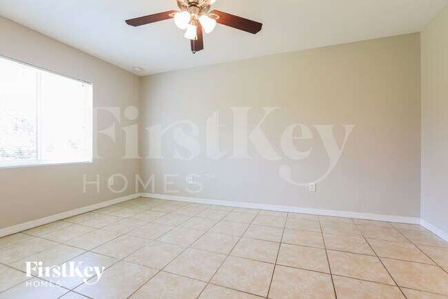 Building Photo - 4570 Lummus St