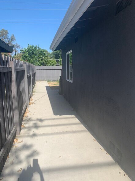 Building Photo - 7024 Wilbur Ave