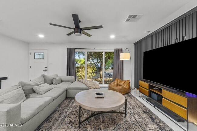 Building Photo - 3938 E Cheery Lynn Rd