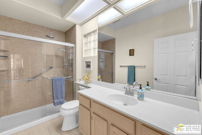 Building Photo - 37468 Westridge Ave