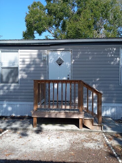 Building Photo - 14033 Bream Dr